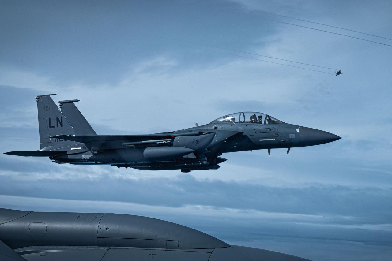 Iran offers reward for downed US F-15E pilots as armed tribesmen join hunt