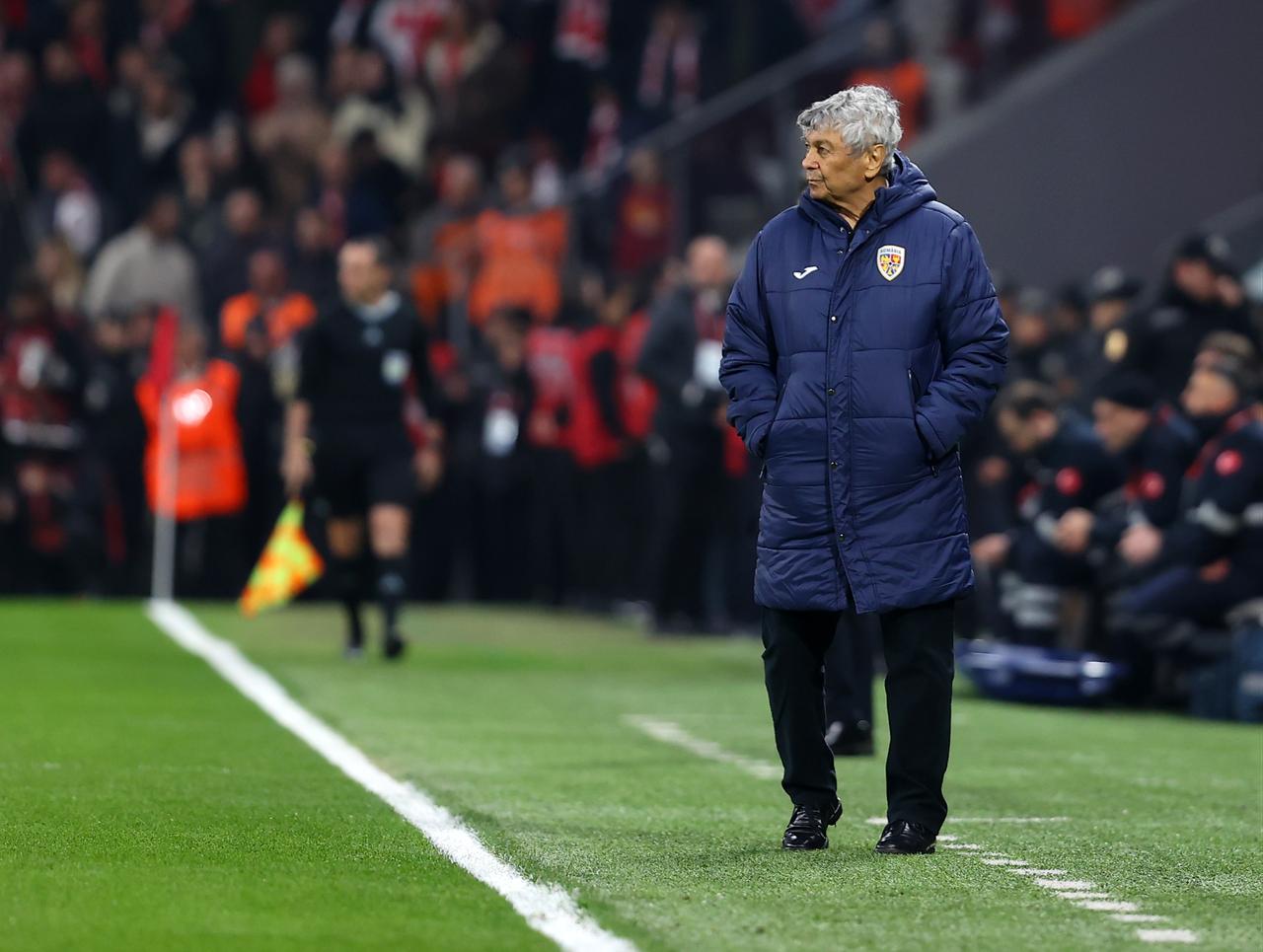 Romania head coach Mircea Lucescu watches from the sidelines during the 2026 FIFA World Cup European Qualifiers play-off semi-final match against Türkiye at Tupras Stadium in Istanbul, March 26, 2026. (AA Photo)