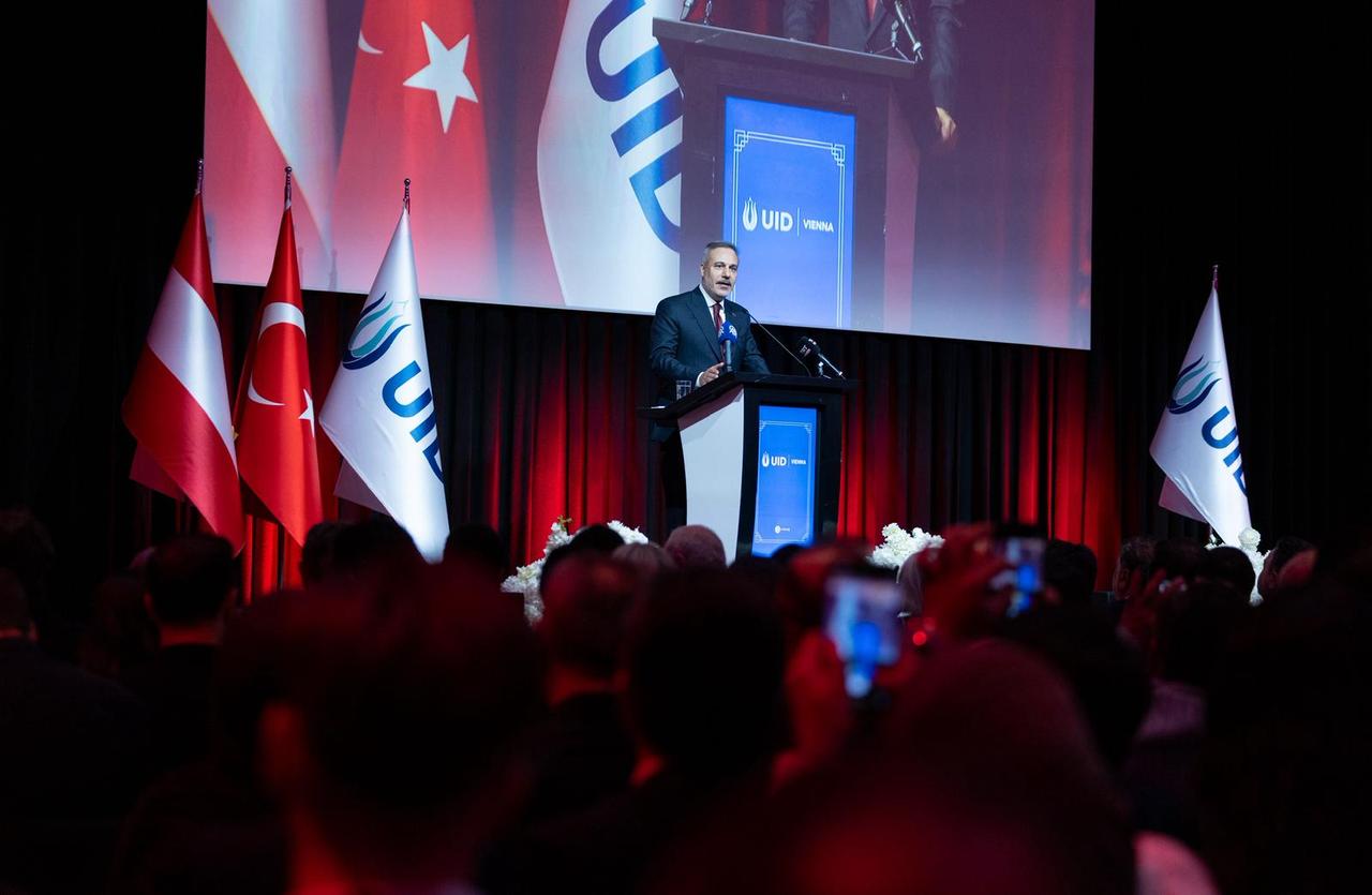 Turkish Foreign Minister Hakan Fidan attends 20th anniversary celebration of the Union of International Democrats (UID) in Vienna, Austria, April 30, 2026. (AA Photo)