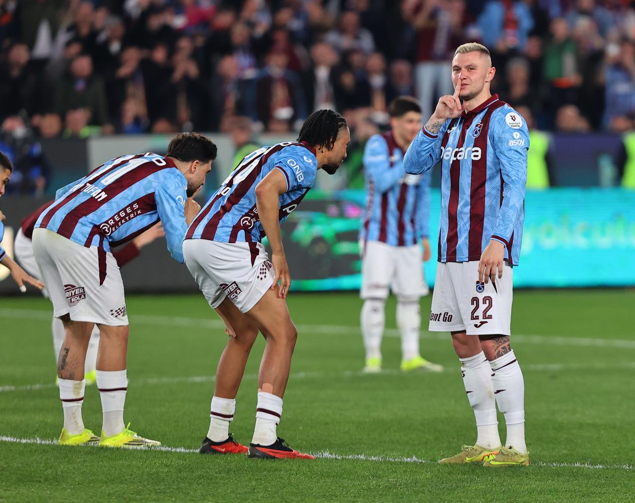 Players of Trabzonspor celebrate victory at the Turkish Super Lig week 28 football match between Trabzonspor and Galatasaray at Papara Park in Trabzon, Türkiye, April 4, 2026. (AA Photo)