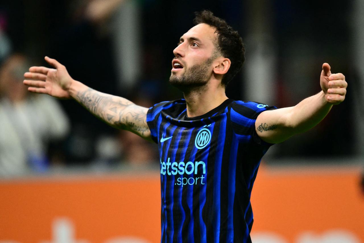 Inter crushes Roma 5-2 as Hakan Calhanoglu gets on scoresheet