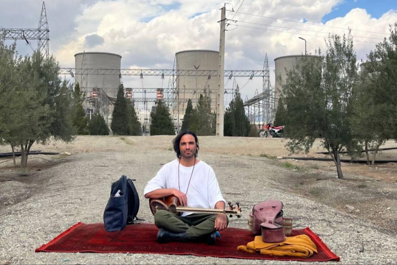 Iranian musician makes music at Damavand plant to help protect site