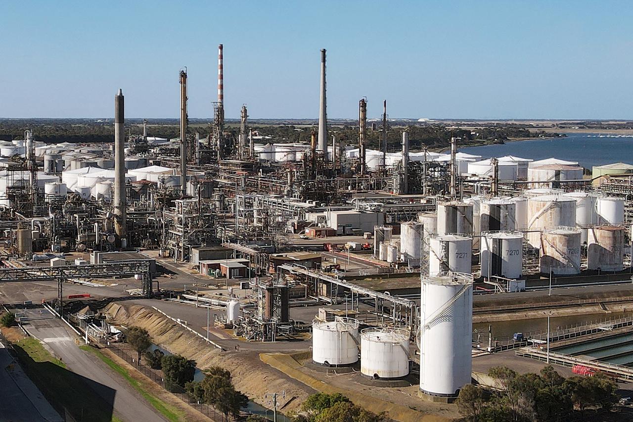 Oil prices retreat from early surge as signs of easing Hormuz strain emerge