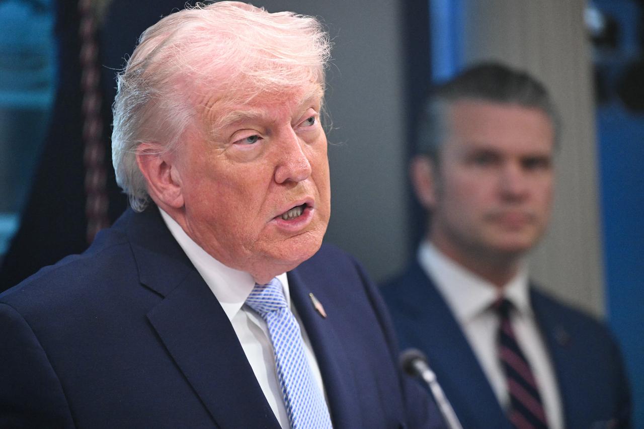 Trump threatens jail for journalist over report on downed US airman