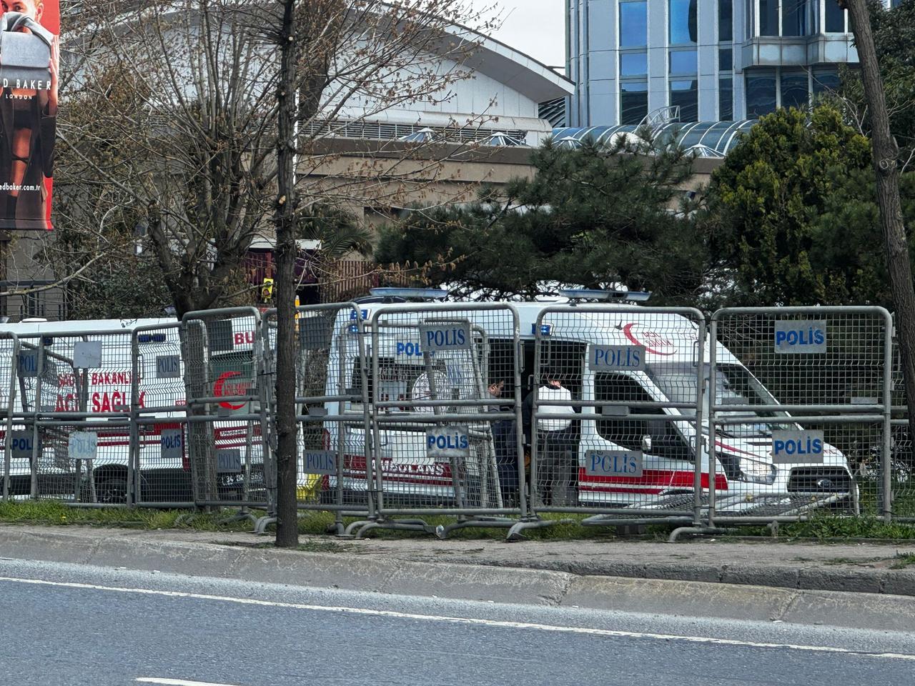 Numerous police units were dispatched to the Besiktas, Istanbul area after gunshots were heard on April 7, 2026. (AA Photo)