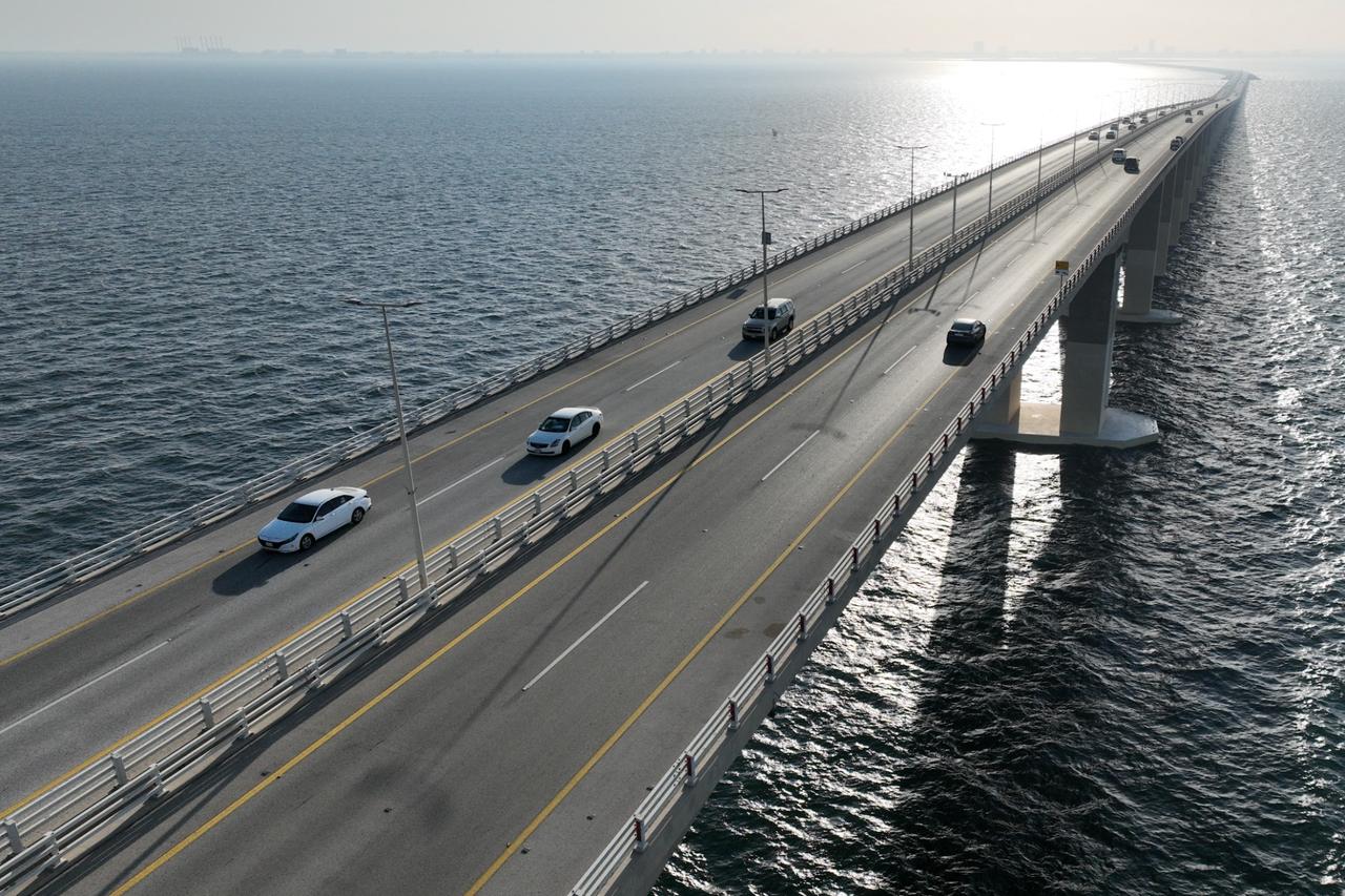 Saudi Arabia shuts key King Fahd Causeway linking Bahrain over Iran threats