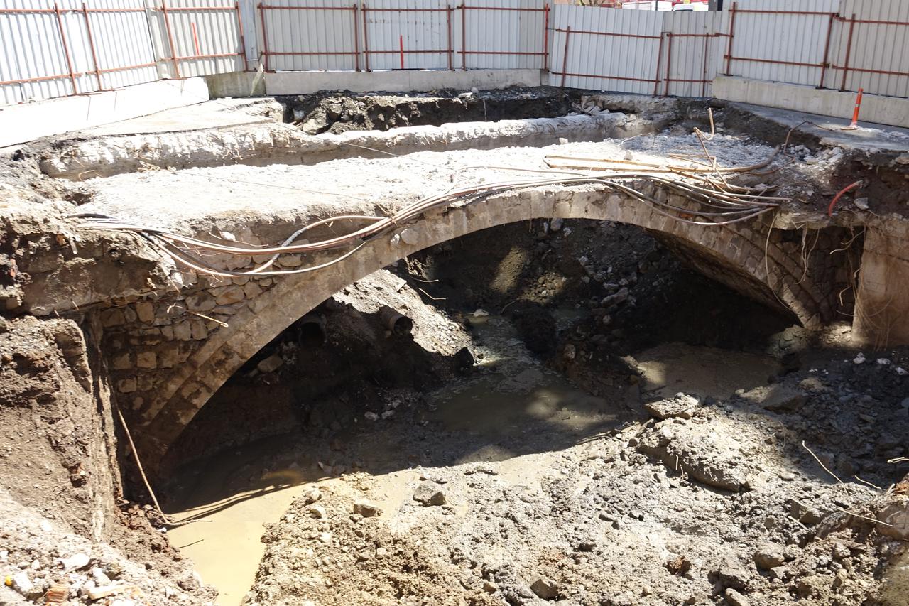 Road work reveals 200-year-old hidden Ottoman bridge in northern Türkiye