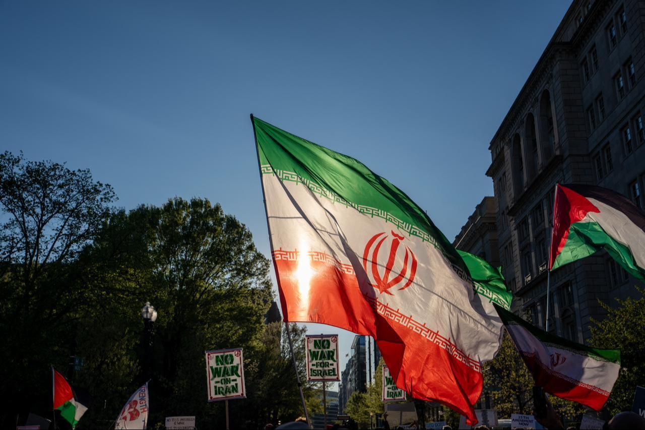 Protesters in opposition to the war with Iran gather outside of Lafayette Park across from the White House on April 7, 2026 in Washington, DC. (AFP Photo)