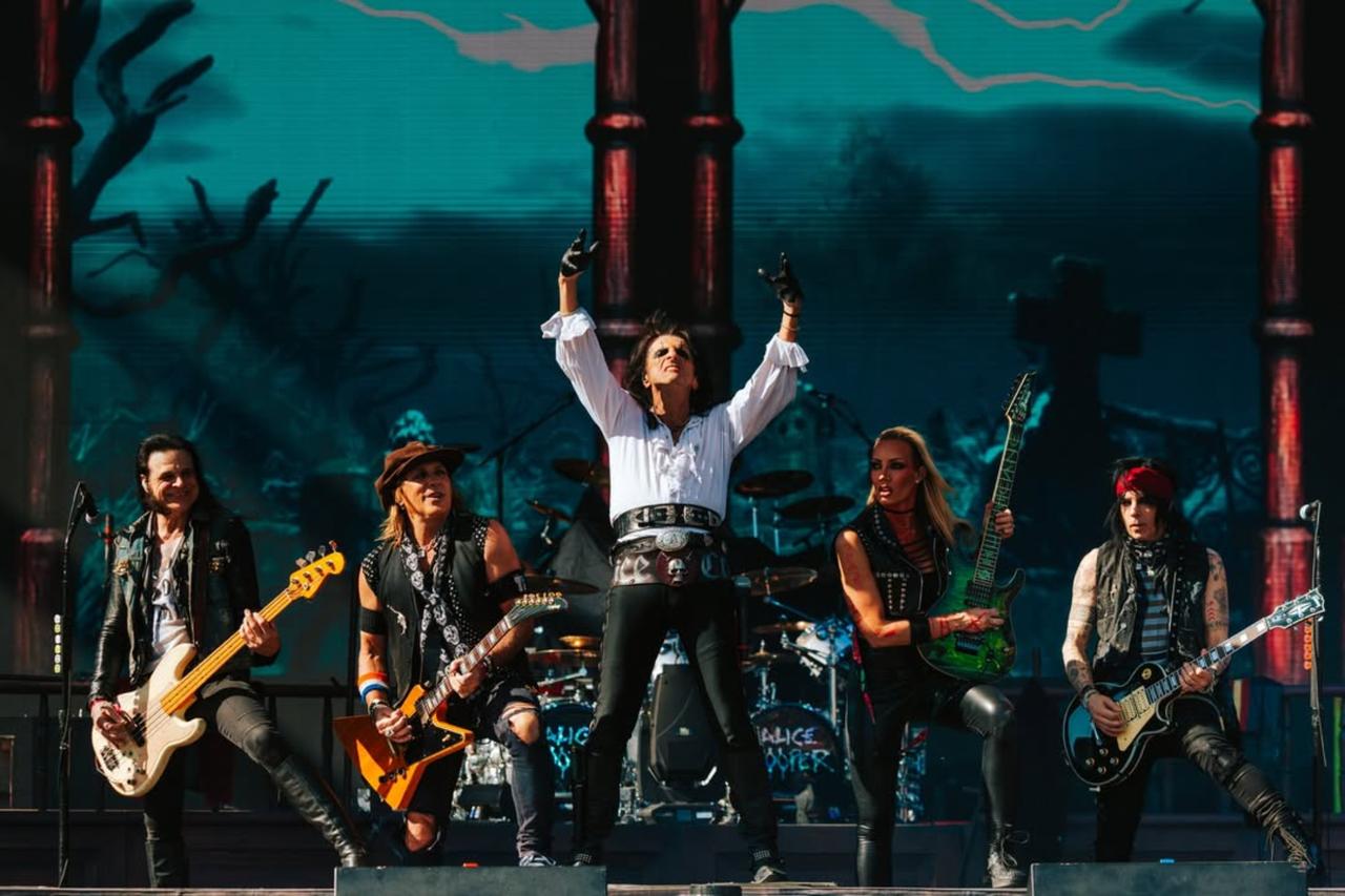 Godfather of shock rock Alice Cooper brings final show to Istanbul