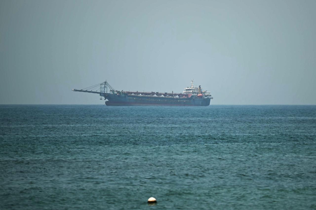 Bulk carrier hit by unknown projectile near Qatar 