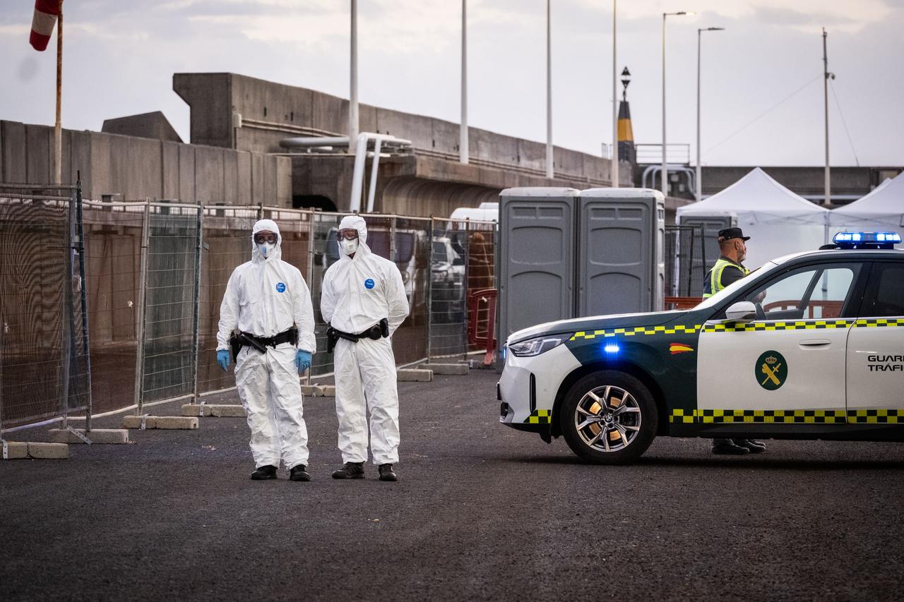 Spain’s Military Emergency Unit arrive at the port of Granadilla de Abona, on Granadilla Port, Tenerife, Canary Islands, May 10, 2026 (AA Photo)