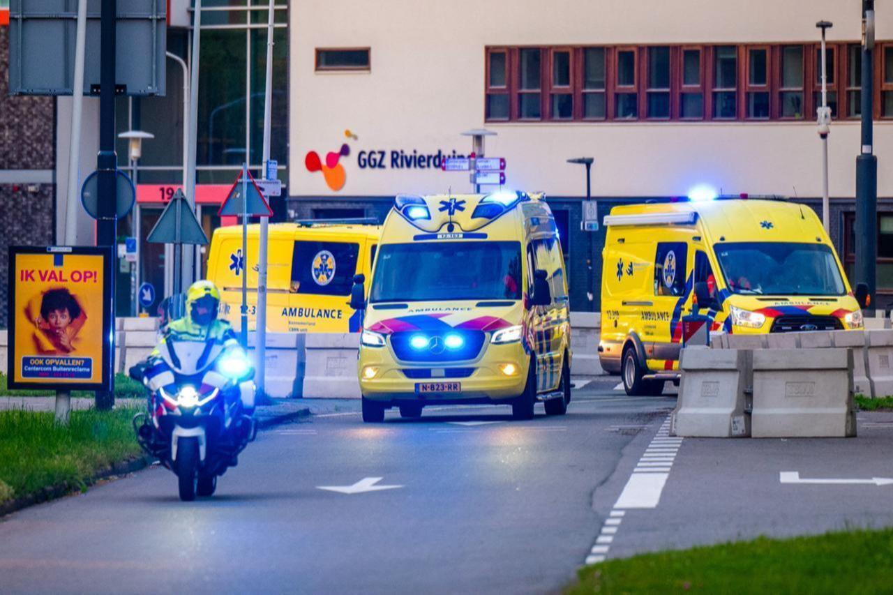A convoy of ambulances allegedly carrying passengers from the cruise ship MV Hondius, believed to be infected with hantavirus, escorted by Dutch police on motorcycles, Leiden, Netherlands, May 6, 2026. (AFP Photo)