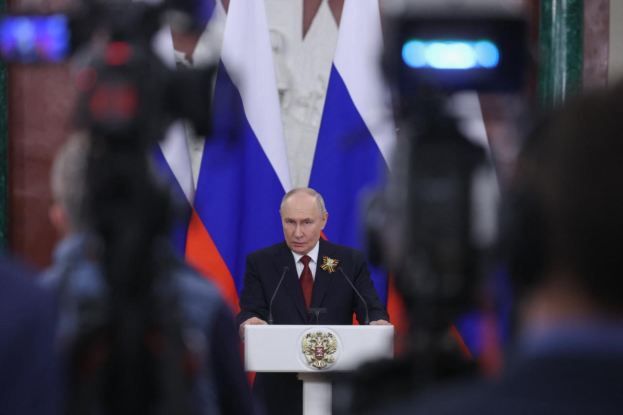 Germany, EU reject Putin proposal for ex-Chancellor Schroeder to mediate Ukraine talks
