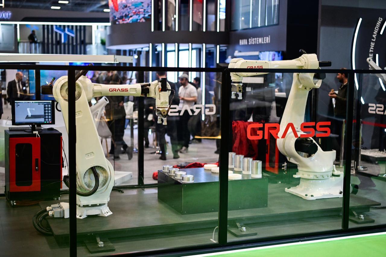 Industrial robots SR40 and SR80, developed by Altinay Robot Group, are displayed during the SAHA 2026 International Defense, Aerospace and Space Industry Fair in Istanbul, May 7, 2026. (AA Photo)