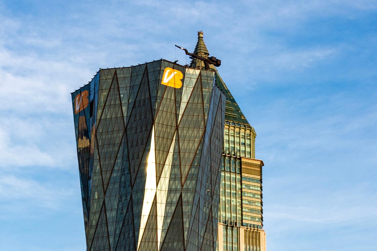 VakifBank seals Türkiye’s largest $1.3B securitization deal with Apollo