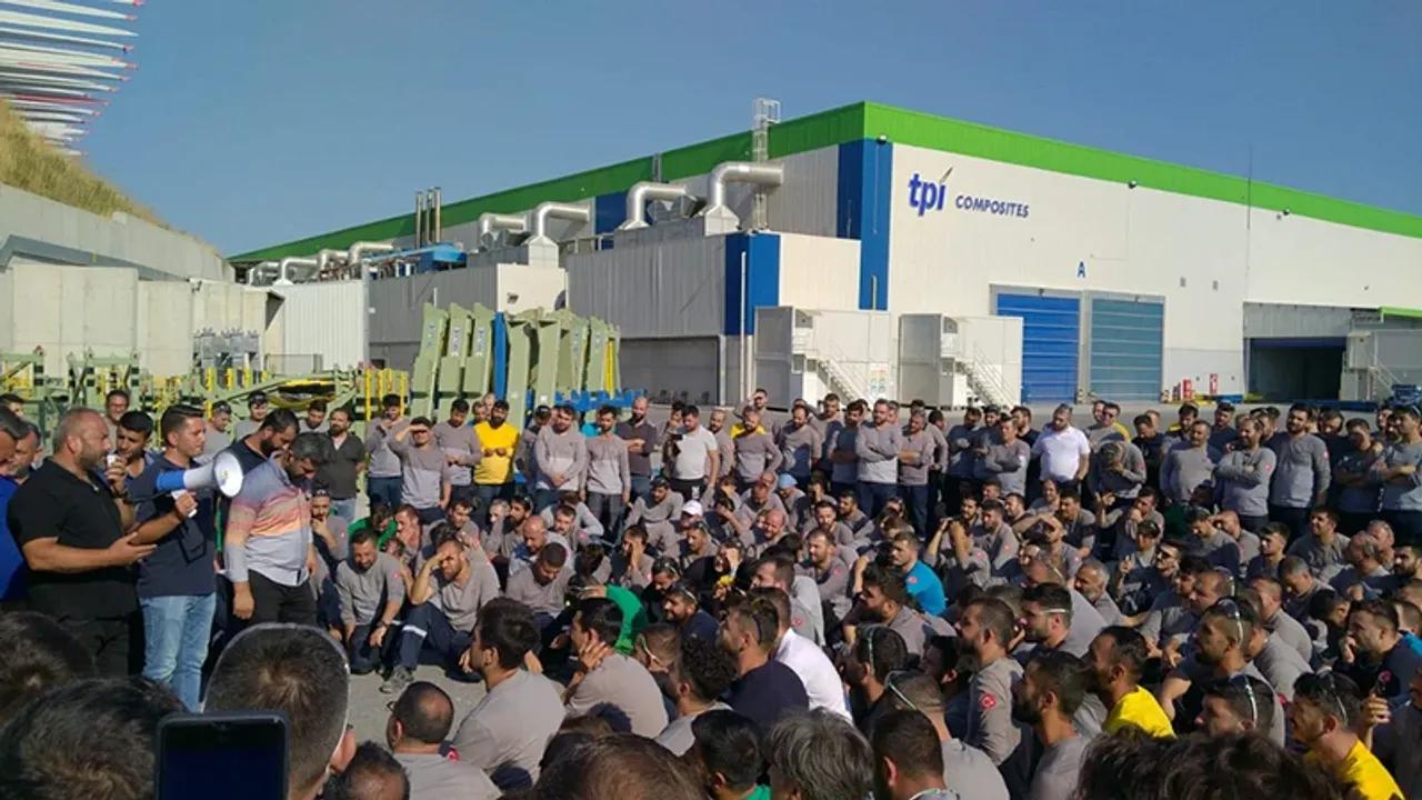 Workers gather outside a TPI Composites facility in Izmir, Türkiye, In 2025. (Photo via egedesonsoz.com)