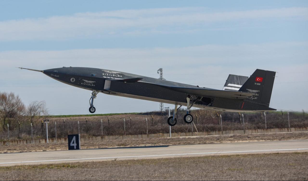 Bayraktar Kizilelma, Türkiye’s first-ever unmanned fighter jet successfully completes the aerodynamic system identification test after taking off from Akinci Flight Training and Test Center in Tekirdag, Türkiye, March 6, 2025. (AA Photo)