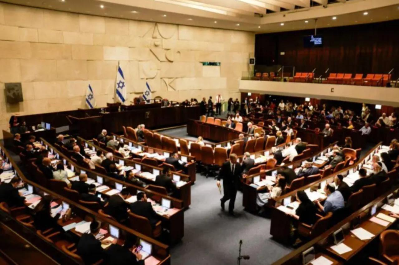 Israel's coalition files Knesset dissolution bill to preempt opposition move