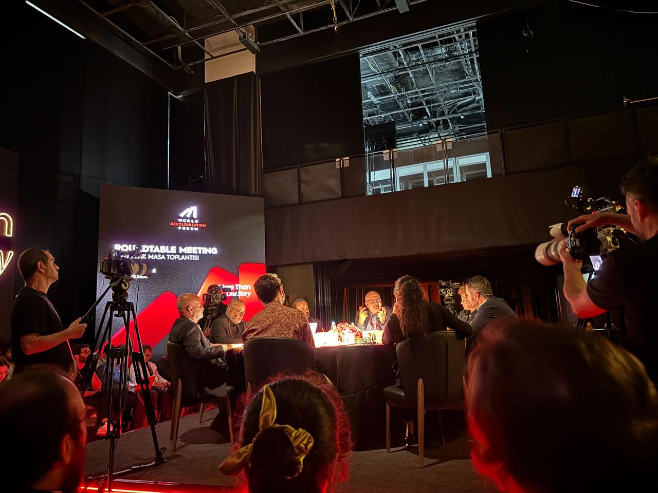 Investigative journalist Jeremy Scahill, among others, discusses on the panel titled "Palestine: Settler Colonialism and Ruse of Independence" at WDF in Istanbul, Türkiye, May 12, 2026. (Türkiye Today Photo)