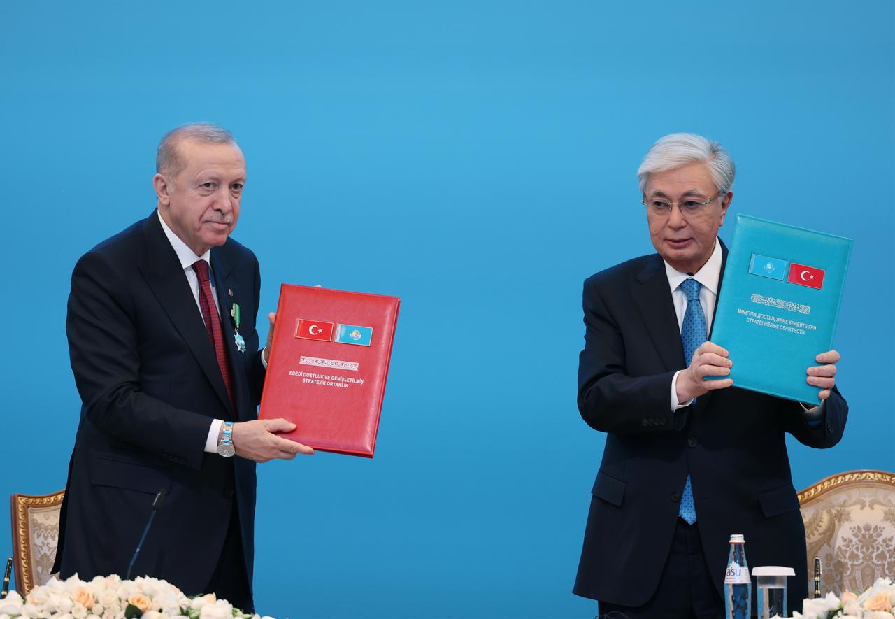 Turkish President Recep Tayyip Erdogan and Kazakh President Kassym-Jomart Tokayev attend the signing ceremony of bilateral agreements at the Independence Palace in Astana, Kazakhstan, May 14, 2026. (AA Photo)