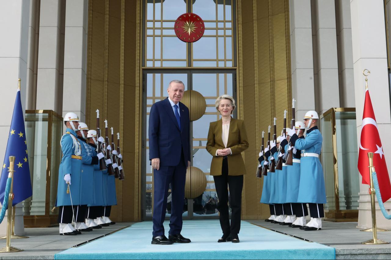 Turkish President Recep Tayyip Erdogan (L) meets with the European Commission President Ursula von der Leyen (R) at Presidential Complex in Ankara, Türkiye on December 17, 2024. (TUR Presidency/AA Photo)