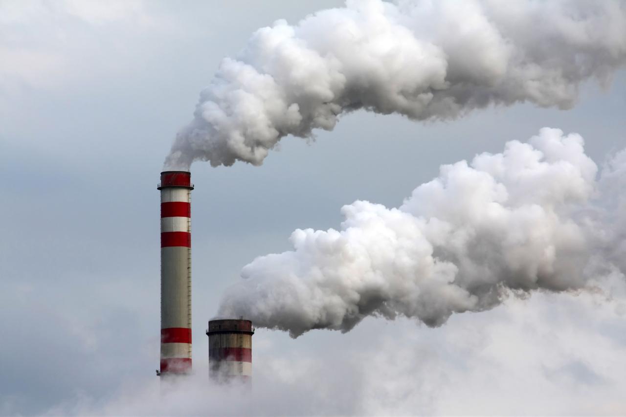 Air pollution linked to dementia risk after long-term exposure