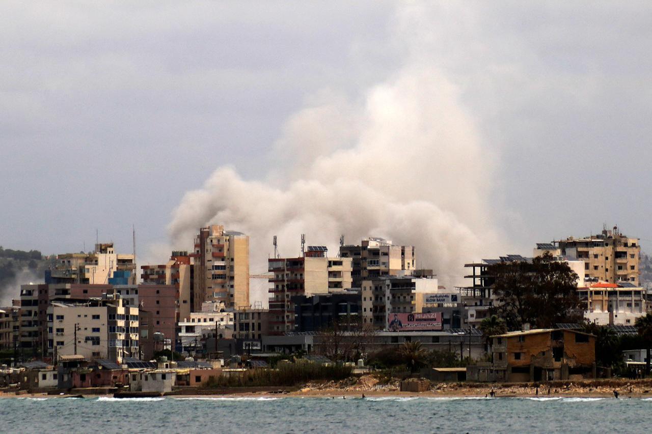 Smoke rises from the site of an Israeli airstrike that targeted a neighbourhood in the southern Lebanese city of Tyre, May 15, 2026. (AFP Photo)