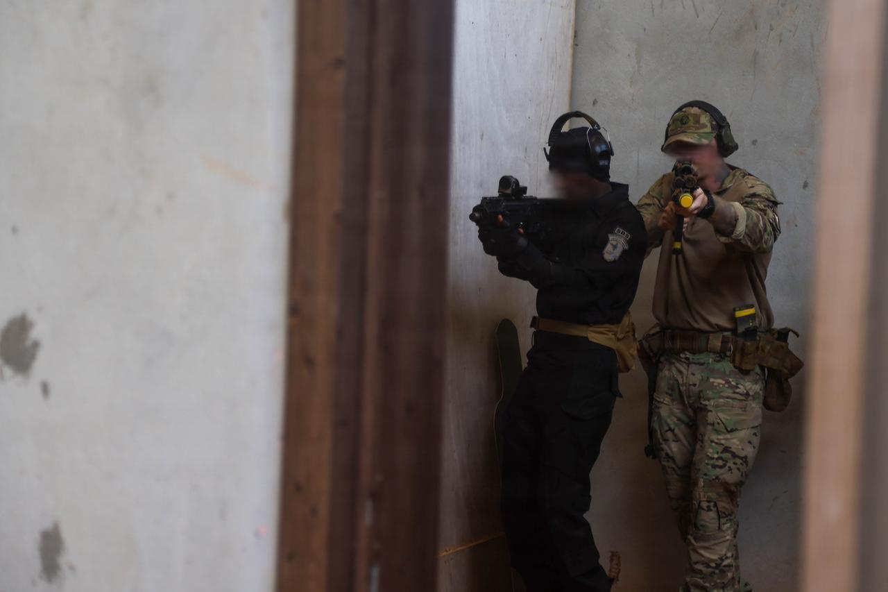 A Nigerian Navy Special Boat Service operator and a U.K. RANGER clear a room during exercise Flintlock 26 at an Ivorian training facility in Côte d’Ivoire, April 15, 2026. (Photo via U.S. Army)