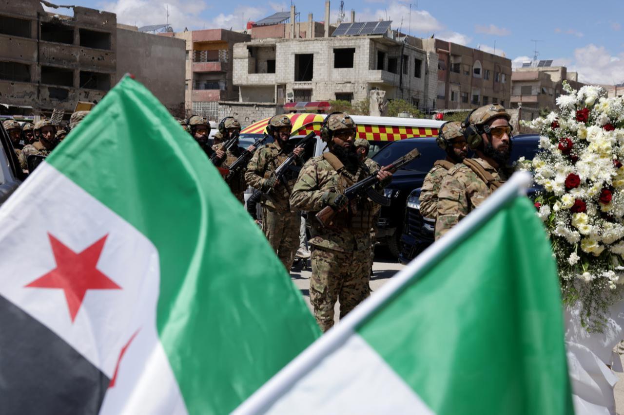 Syria arrests 2 senior Assad-era military figures