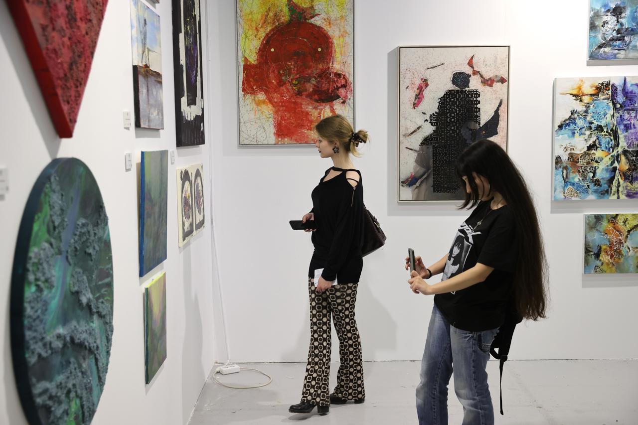 Turkish, international artists meet audiences at Art Thessaloniki