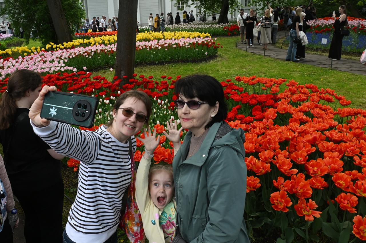 St Petersburg’s Tulip Festival welcomes visitors with spring colors on Elagin Island