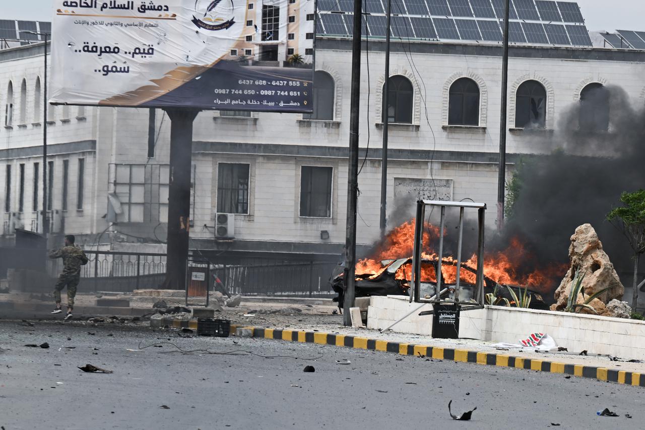 Car bomb kills Syrian soldier near defense ministry building in Damascus 