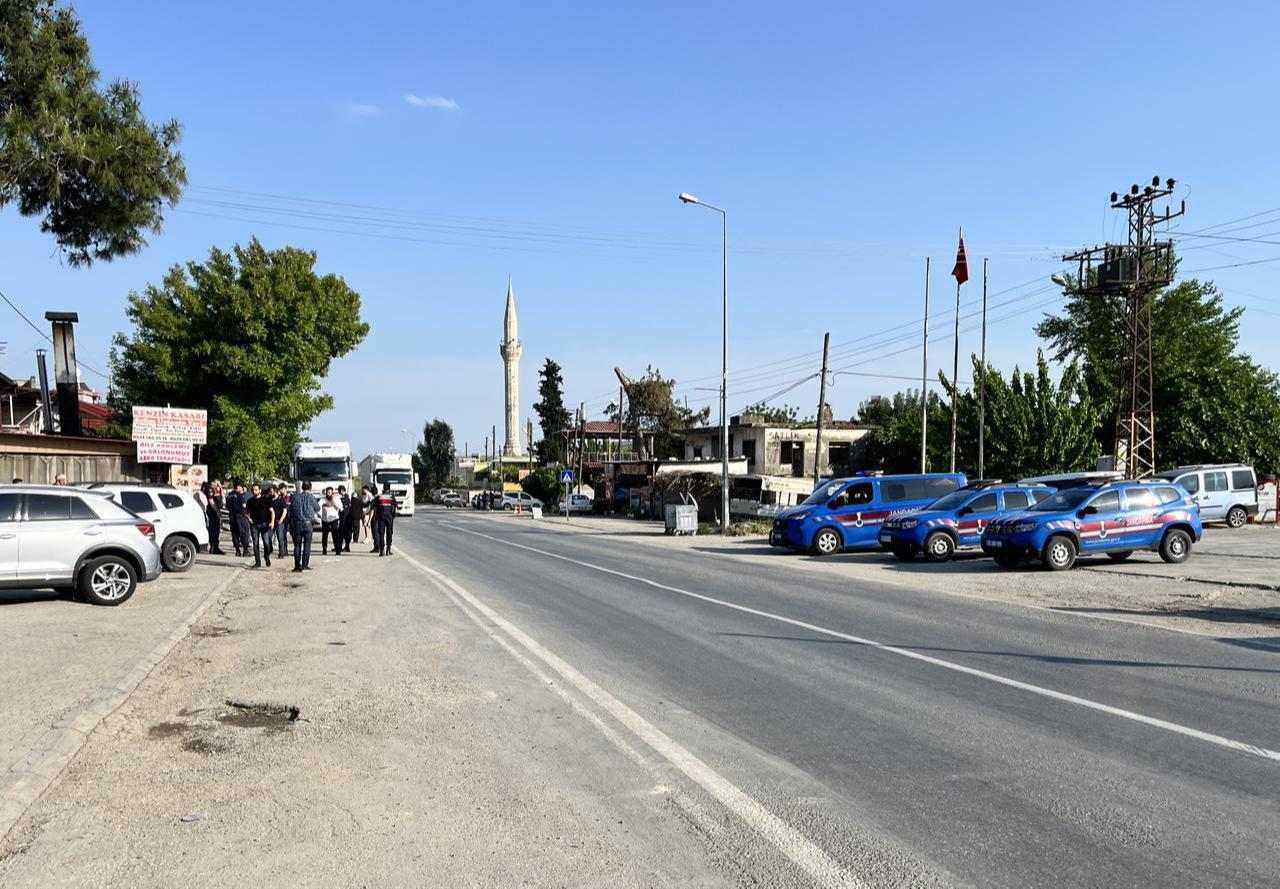 The photo shows the aftermath of an attack on a restaurant in the Tarsus district of Mersin, Türkiye, on May 18, 2026. (AA Photo)
