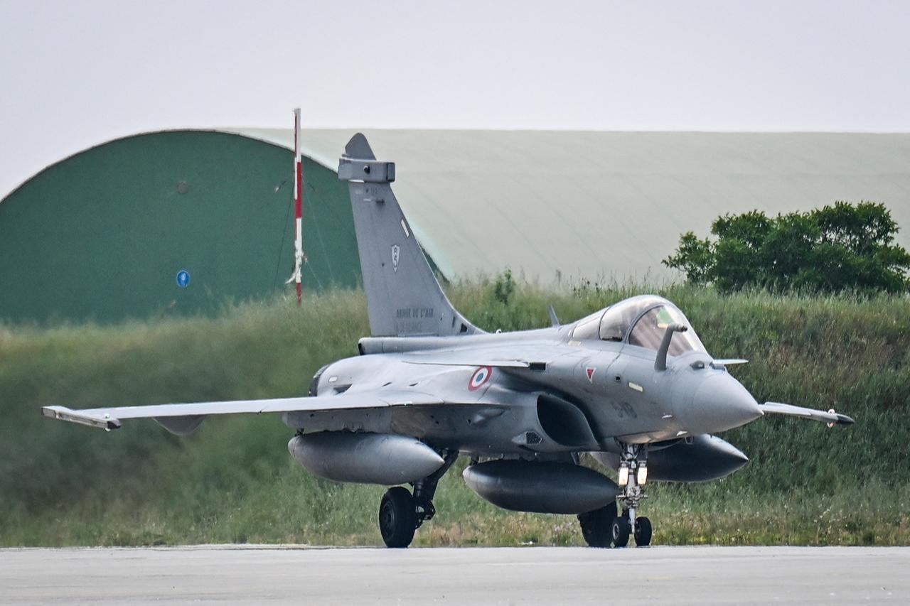 A photograph taken on April 28, 2026 shows a French Air and Space Force Rafale jet plane at the Air Base 115 in Orange, in southeastern France. (AFP Photo)