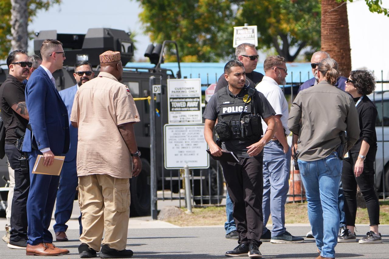 San Diego Mayor Gloria heckled after deadly mosque shooting, accused of Muslim hate