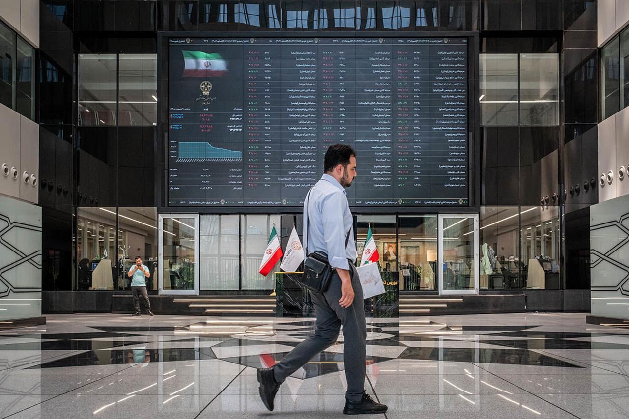 Tehran stocks reopen after 80-day wartime shutdown under selling pressure