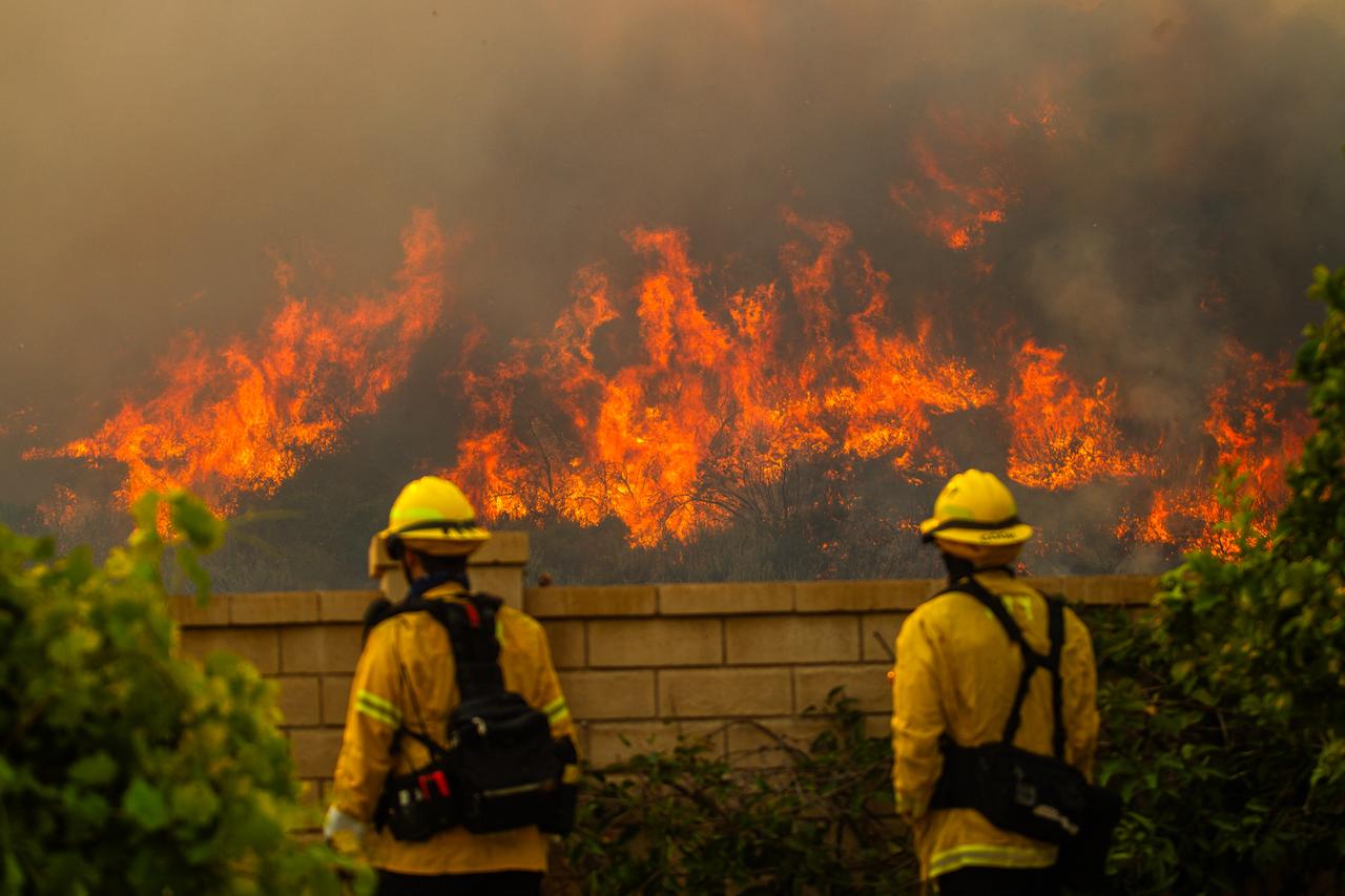 Two fires erupt near Los Angeles as thousands evacuate