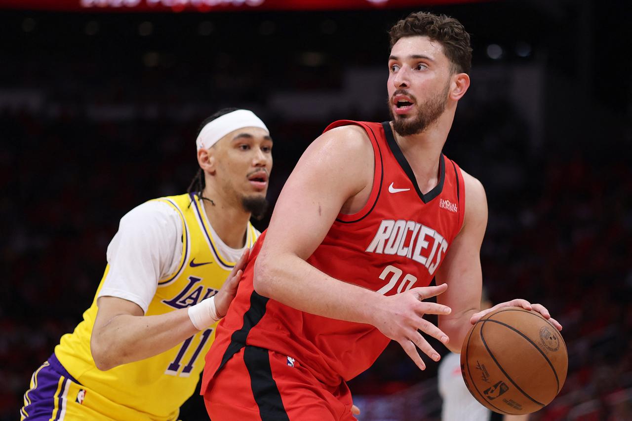Lakers close out series against Houston, Sengun finishes with 17 points