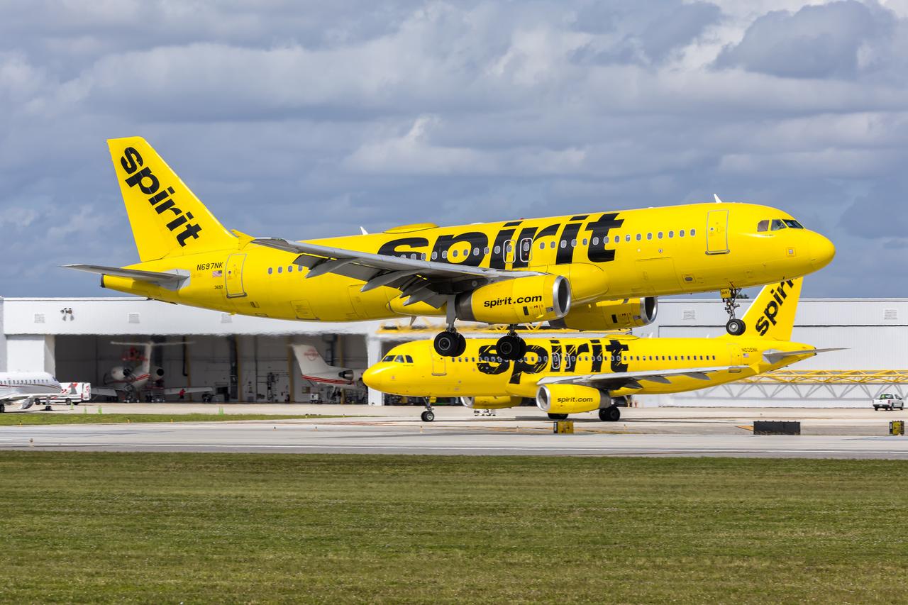 Low-cost US carrier Spirit Airlines cancels all flights after bailout fails