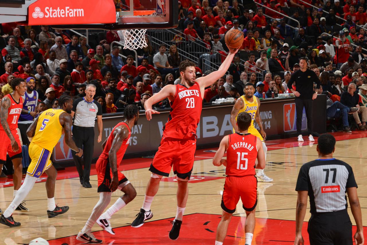 Sengun scores 17 as Lakers end Rockets’ comeback hopes