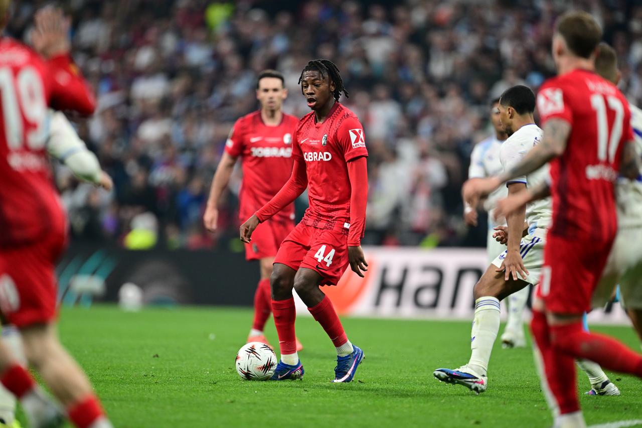 Johan Manzambi (44) of Freiburg competes during the UEFA Europa League final match between Freiburg and Aston Villa at Besiktas Park in Istanbul, Tükiye, on May 20, 2026. (AA Photo)