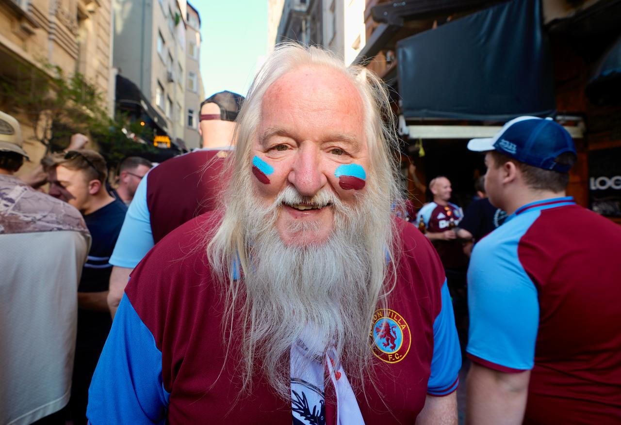 Football fans of England's Aston Villa gather around Taksim Square and nearby tourist areas in Istanbul, Türkiye, May 19, 2026. (AA Photo)