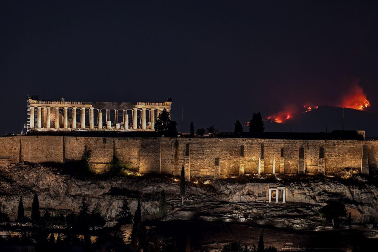 Behind closed doors of Eurogroup: Was Acropolis for sale?