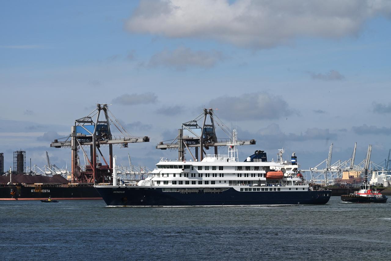 The Dutch Hantavirus-hit cruise ship MV Hondius sails off the Netherlands' coast as it approaches the port of Rotterdam, May 18, 2026. (AFP Photo)