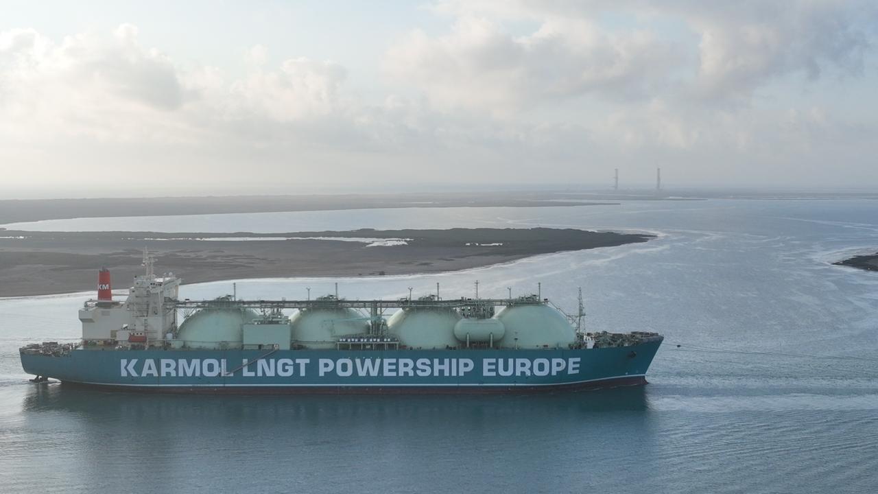 Karpowership’s LNG terminal vessel “Karmol LNGT Powership Europe” sails near coastal waters. (AA Photo)