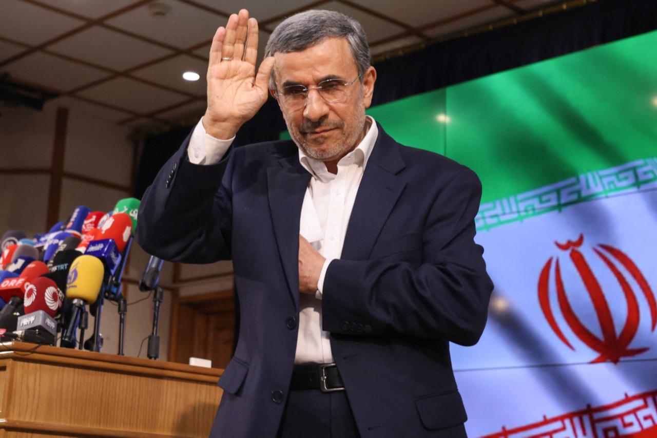 US, Israel reportedly considered Ahmadinejad for post-Khamenei Iran