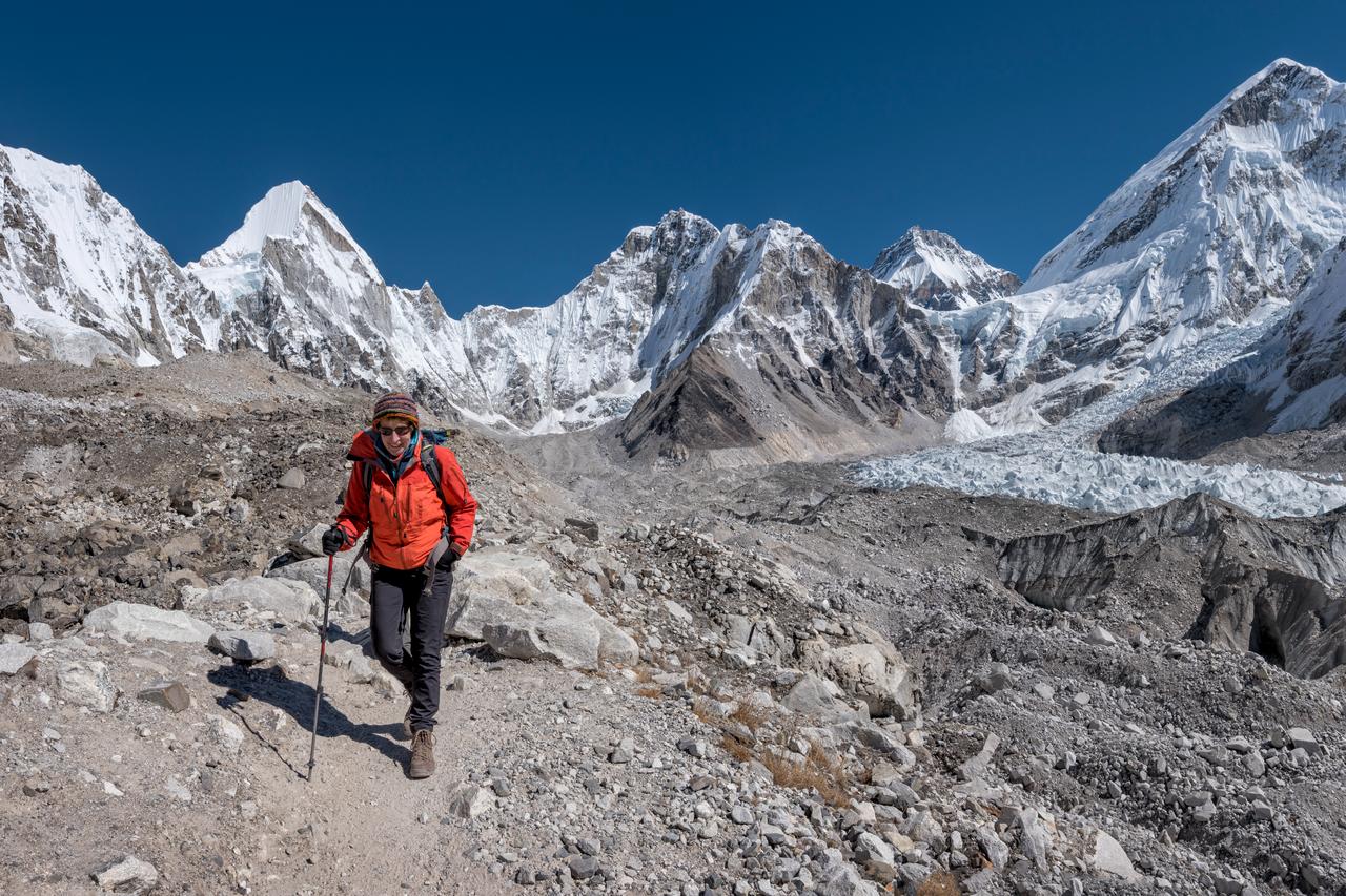 Climbers set single-day Everest summit record 