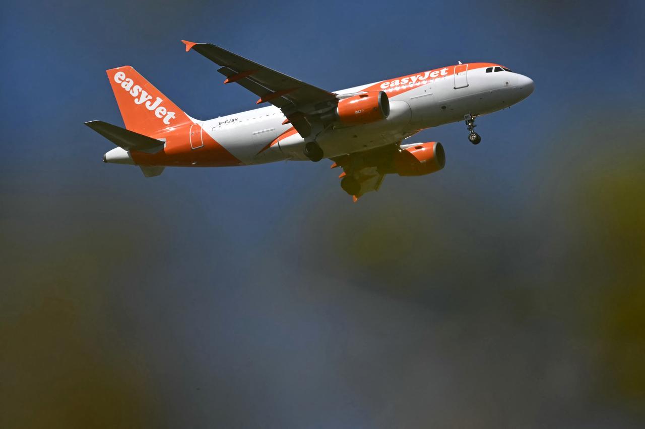 An EasyJet passenger aircraft prepares to land at Liverpool John Lennon Airport in Liverpool, north-west England on April 22, 2026. (AFP Photo)