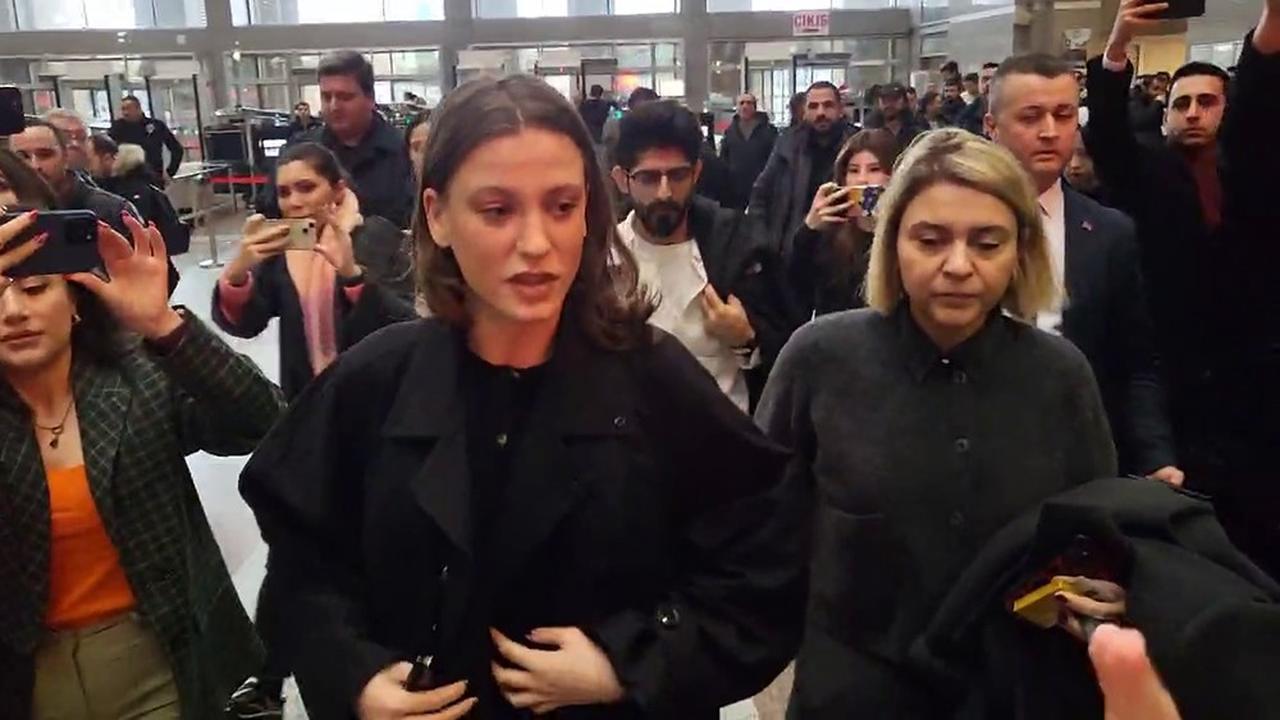 Serenay Sarikaya arrives at the Istanbul courthouse to give testimony in a high-profile investigation into monopolization claims in Türkiye’s entertainment industry, Türkiye, January 15, 2025. (Photo via X)