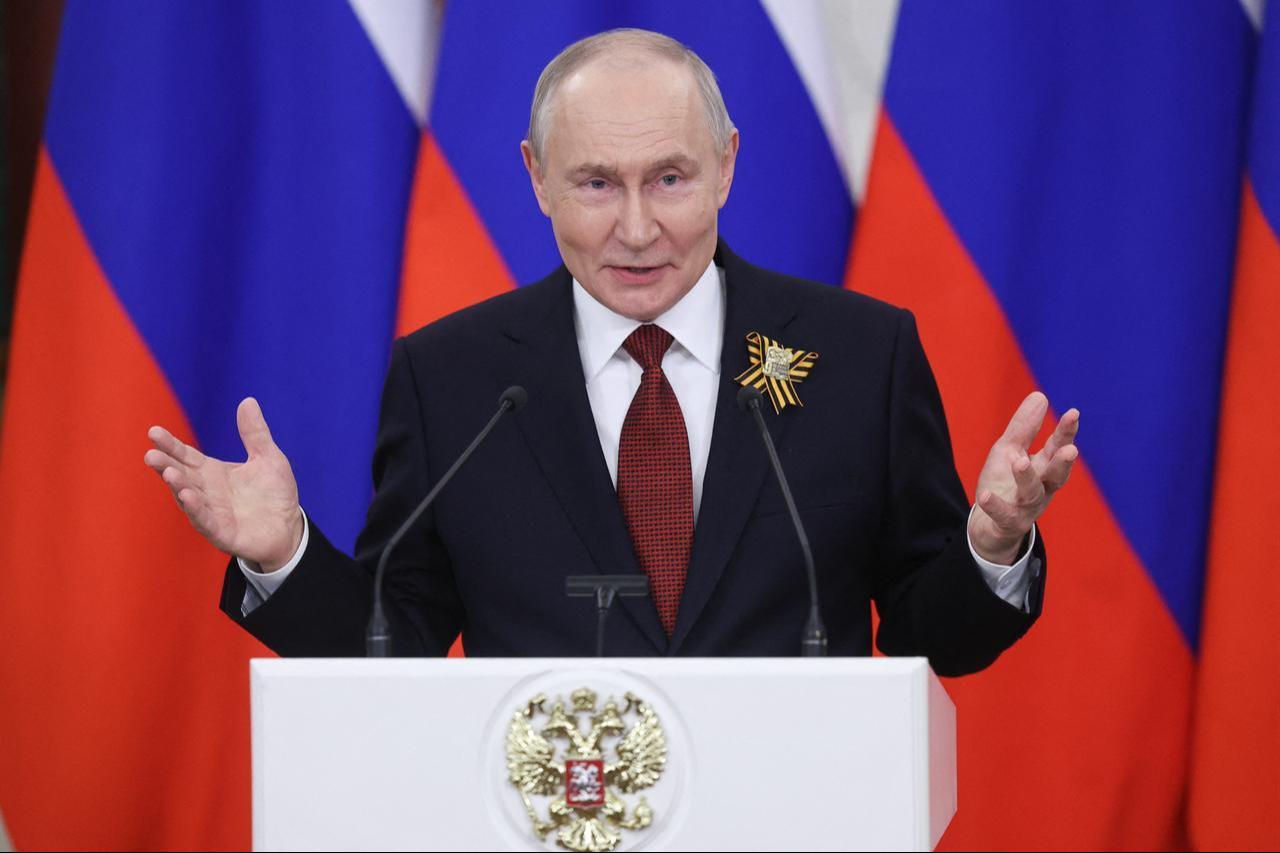 Russian President Vladimir Putin talks to the media following his meetings with foreign delegations at the Kremlin in Moscow, Russia, May 9, 2026. (AFP Photo)